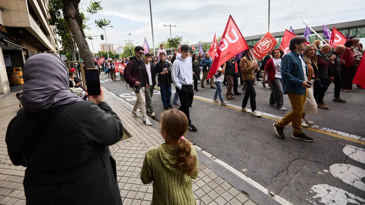 Manifestación de CCOO y UGT en Pamplona con motivo del 1 de mayo. Con presencia del secretario general de UGT Navarra, Lorenzo Ríos, la secretaria de Organización de CCOO Navarra, Pilar Arriaga y la presidenta de Navarra, María Chivite. IÑIGO ALZUGARAY