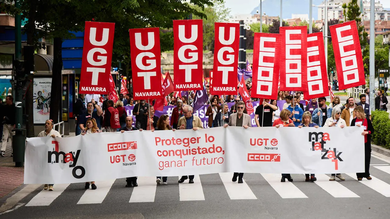 Manifestación de CCOO y UGT en Pamplona con motivo del 1 de mayo. Con presencia del secretario general de UGT Navarra, Lorenzo Ríos, la secretaria de Organización de CCOO Navarra, Pilar Arriaga y la presidenta de Navarra, María Chivite. IÑIGO ALZUGARAY