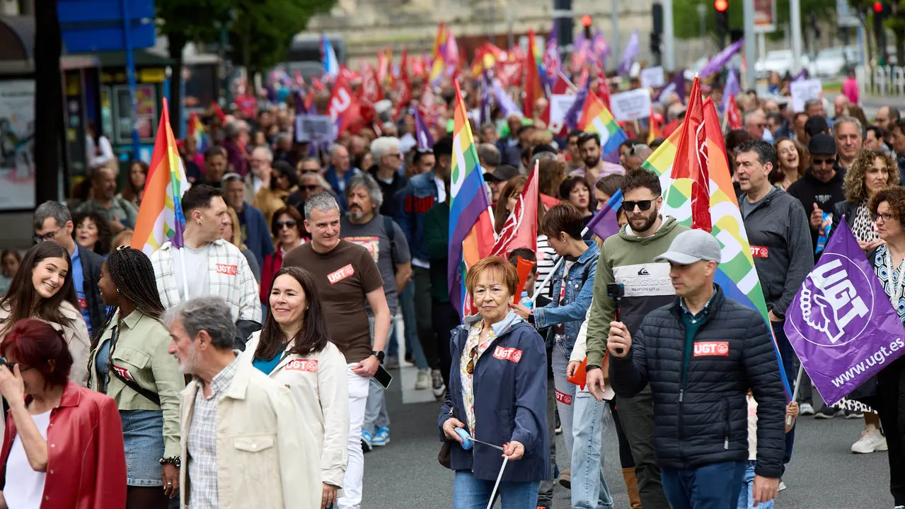 Manifestación de CCOO y UGT en Pamplona con motivo del 1 de mayo. Con presencia del secretario general de UGT Navarra, Lorenzo Ríos, la secretaria de Organización de CCOO Navarra, Pilar Arriaga y la presidenta de Navarra, María Chivite. IÑIGO ALZUGARAY