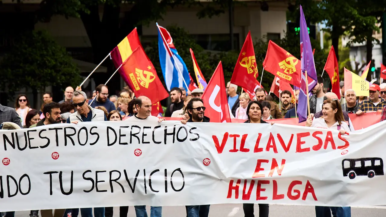 Manifestación de CCOO y UGT en Pamplona con motivo del 1 de mayo. Con presencia del secretario general de UGT Navarra, Lorenzo Ríos, la secretaria de Organización de CCOO Navarra, Pilar Arriaga y la presidenta de Navarra, María Chivite. IÑIGO ALZUGARAY