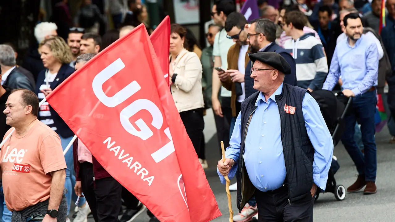Manifestación de CCOO y UGT en Pamplona con motivo del 1 de mayo. Con presencia del secretario general de UGT Navarra, Lorenzo Ríos, la secretaria de Organización de CCOO Navarra, Pilar Arriaga y la presidenta de Navarra, María Chivite. IÑIGO ALZUGARAY