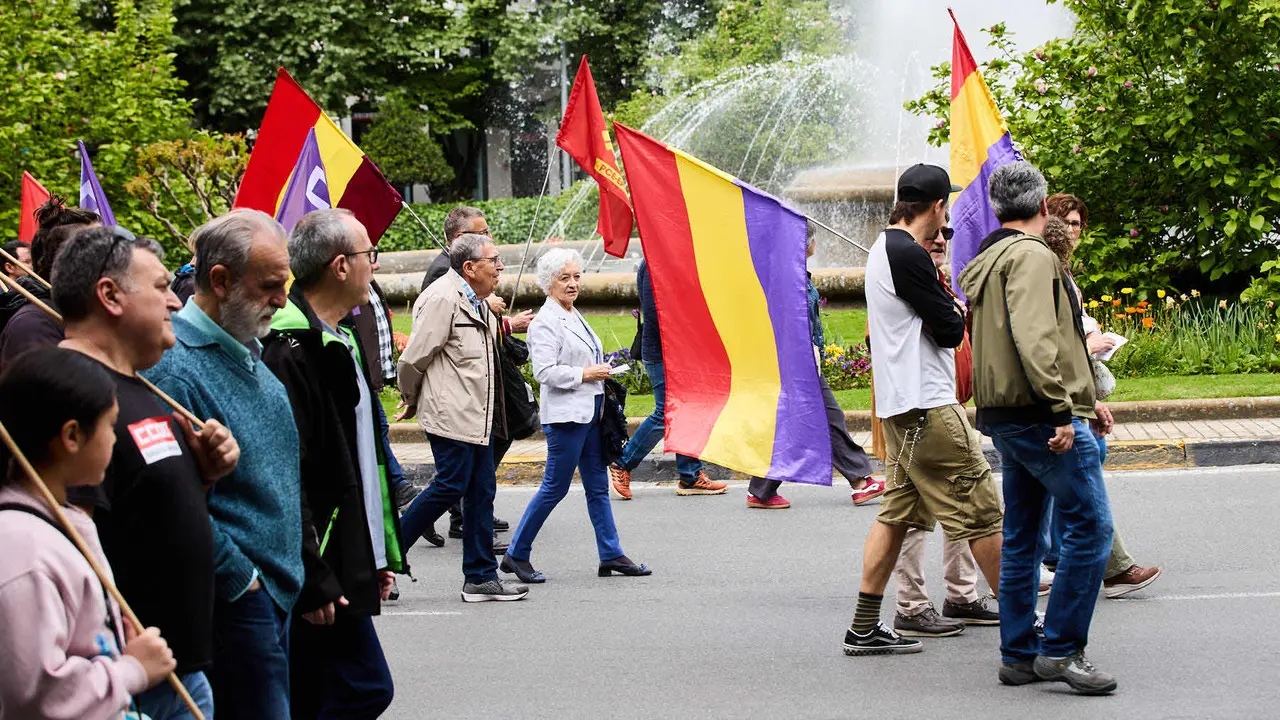 Manifestación de CCOO y UGT en Pamplona con motivo del 1 de mayo. Con presencia del secretario general de UGT Navarra, Lorenzo Ríos, la secretaria de Organización de CCOO Navarra, Pilar Arriaga y la presidenta de Navarra, María Chivite. IÑIGO ALZUGARAY