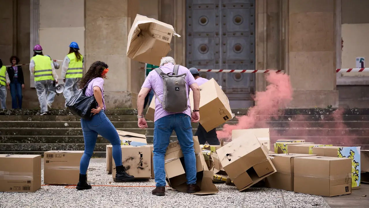 El sindicato ELA se manifiesta en Pamplona con motivo del 1º de Mayo, día del trabajador. PABLO LASAOSA