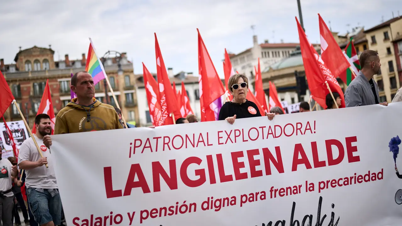 El sindicato LAB se manifiesta en Pamplona con motivo del 1º de Mayo, día del trabajador. PABLO LASAOSA