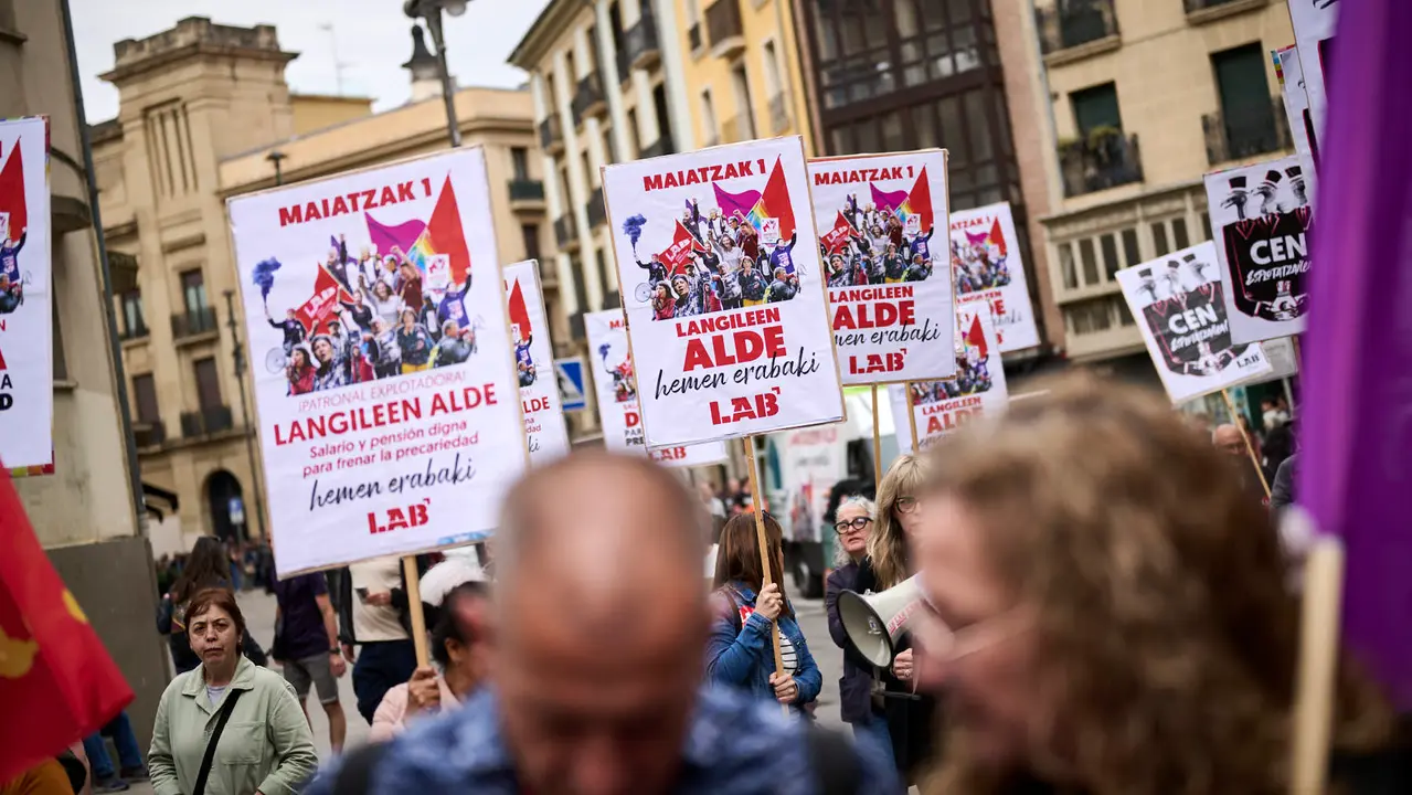 El sindicato LAB se manifiesta en Pamplona con motivo del 1º de Mayo, día del trabajador. PABLO LASAOSA