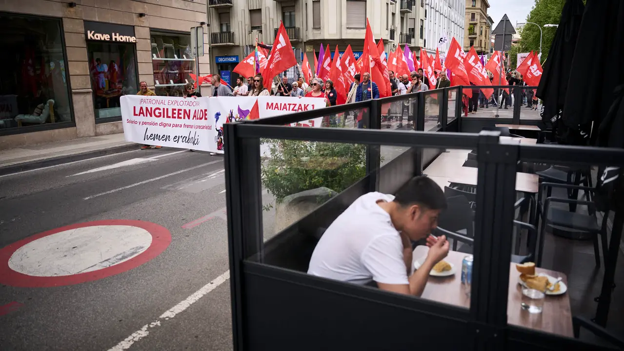 El sindicato LAB se manifiesta en Pamplona con motivo del 1º de Mayo, día del trabajador. PABLO LASAOSA