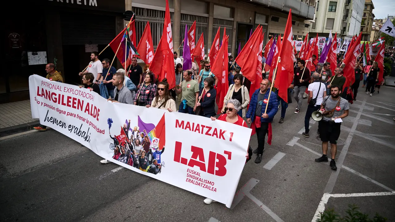 El sindicato LAB se manifiesta en Pamplona con motivo del 1º de Mayo, día del trabajador. PABLO LASAOSA