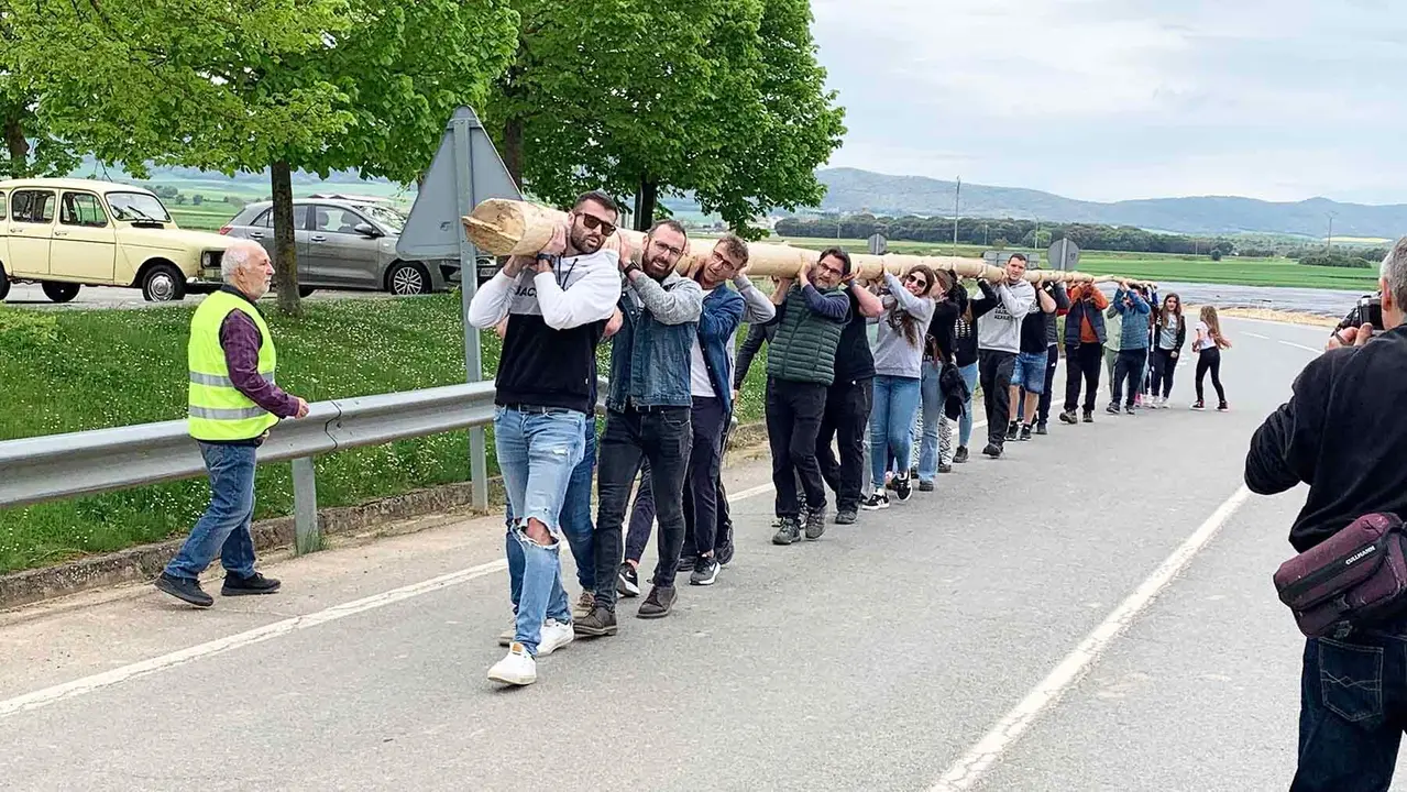 La fiesta del mayo en Murieta que termina con una chistorrada popular. Navarra.com