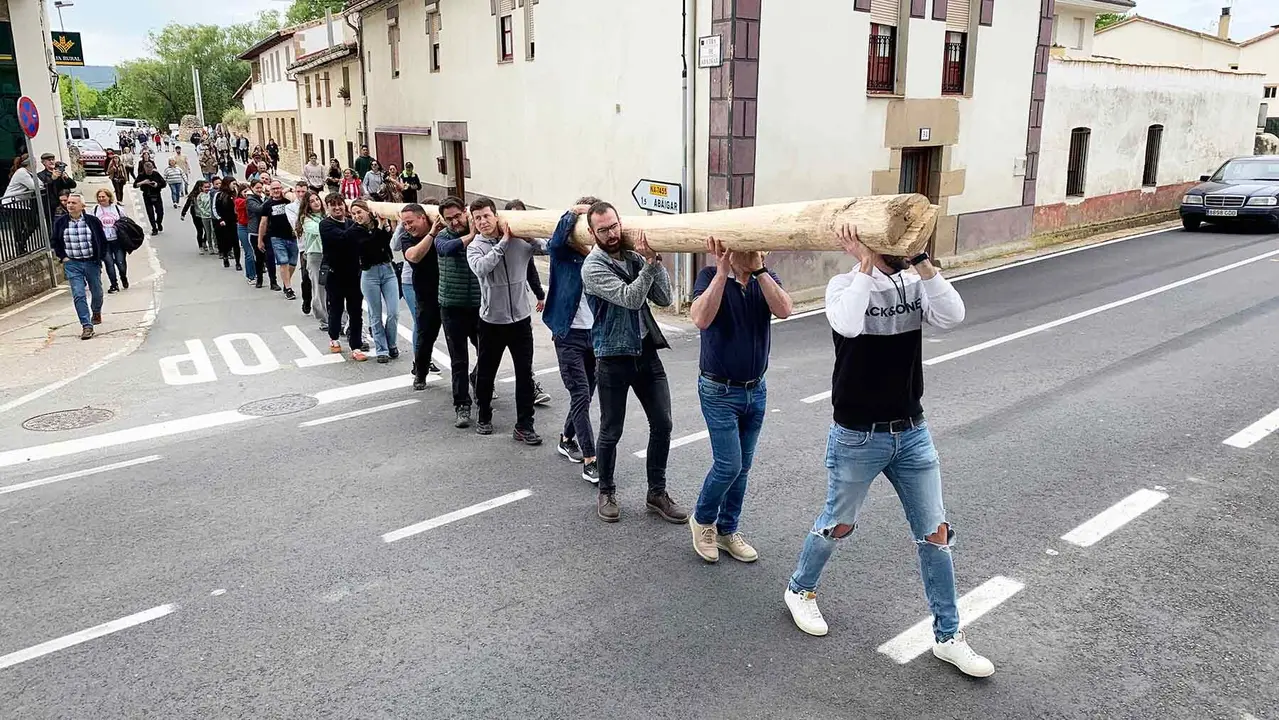 La fiesta del mayo en Murieta que termina con una chistorrada popular. Navarra.com