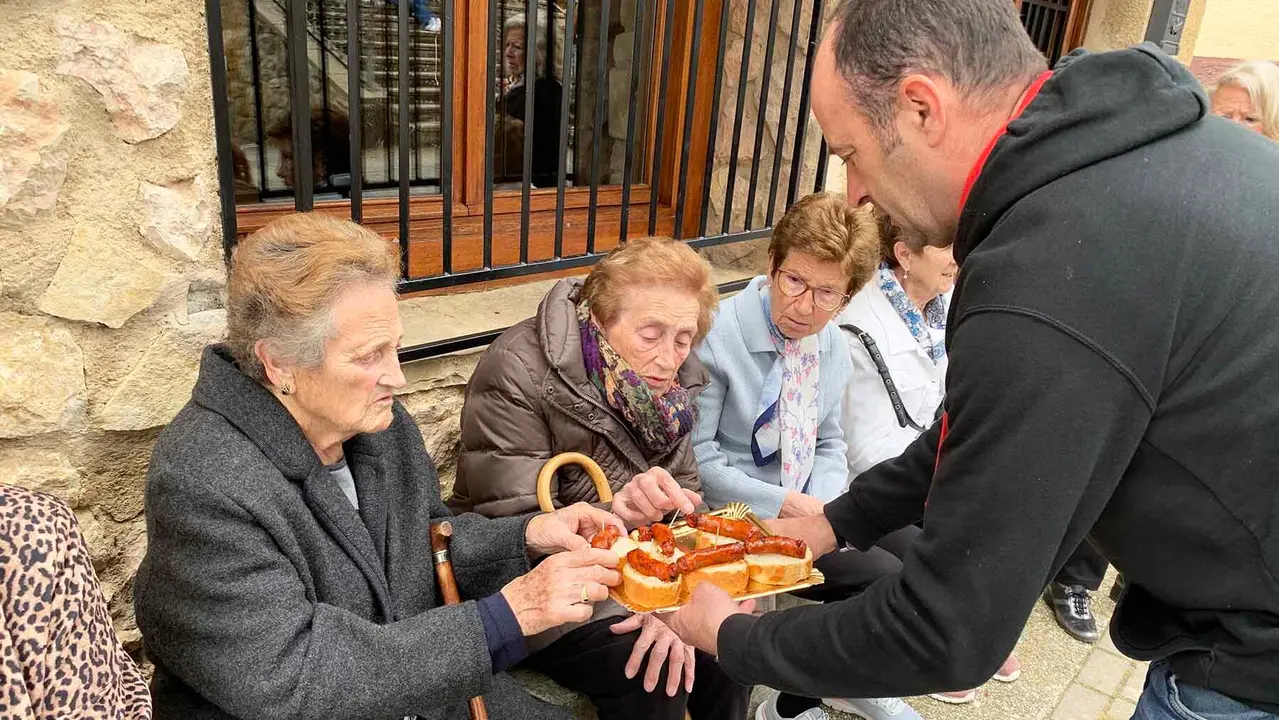 La fiesta del mayo en Murieta que termina con una chistorrada popular. Navarra.com