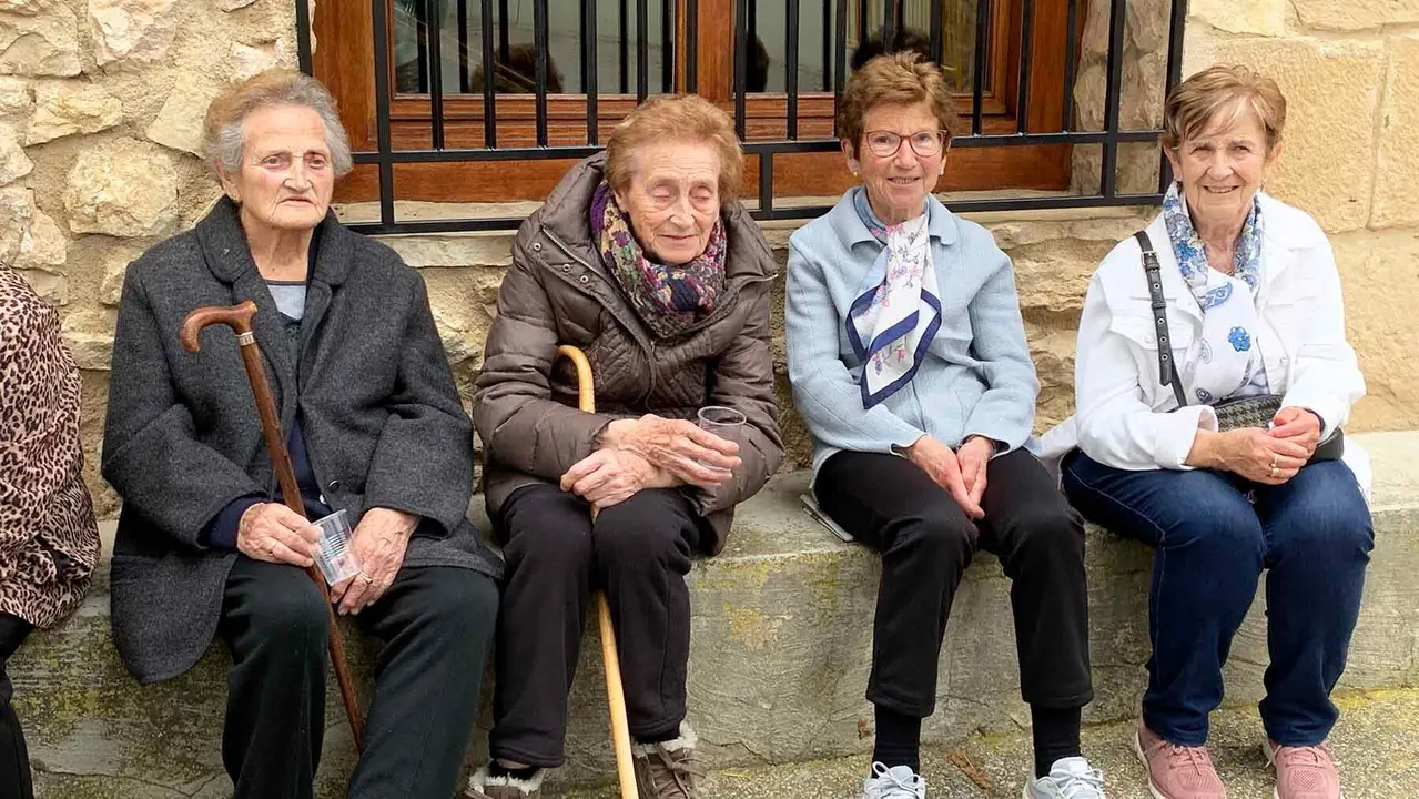 La fiesta del mayo en Murieta que termina con una chistorrada popular. Navarra.com