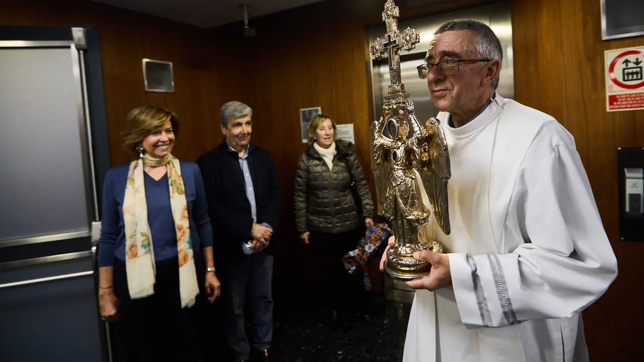 Visita del Ángel de Aralar al Palacio de Justicia de Navarra. IÑIGO ALZUGARAY