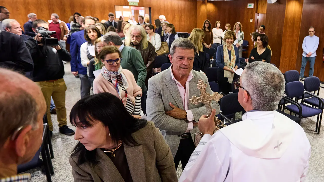 Visita del Ángel de Aralar al Palacio de Justicia de Navarra. IÑIGO ALZUGARAY
