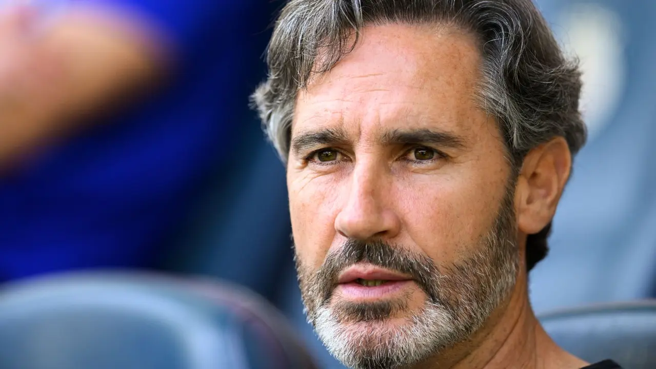 El entrenador del Osasuna, Vicente Moreno, este sábado, durante el partido de la jornada 34 de LaLiga EA SPorts, entre el Villarreal CF y el CA Osasuna, celebrado en el Estadi de la Ceràmica en Villarreal. EFE/ Andreu Esteban