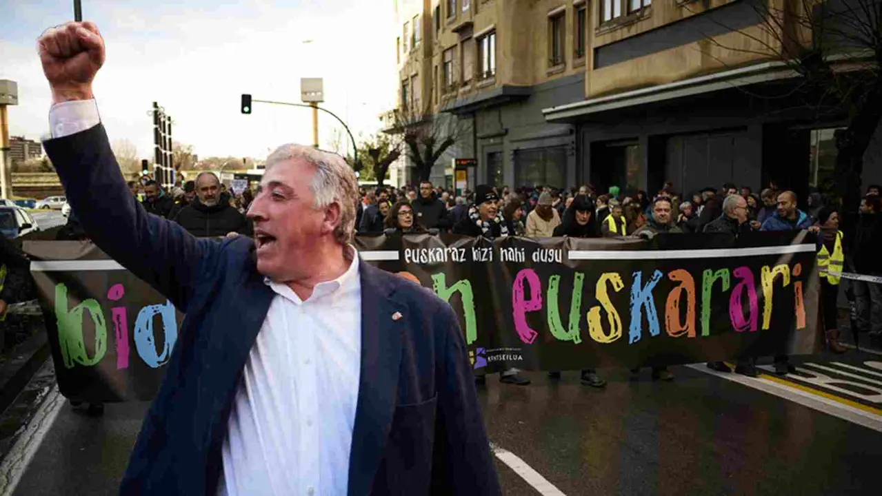 Fotomontaje de Joseba Asir&oacute;n sobre una pancarta de manifestaci&oacute;n a favor del euskera.