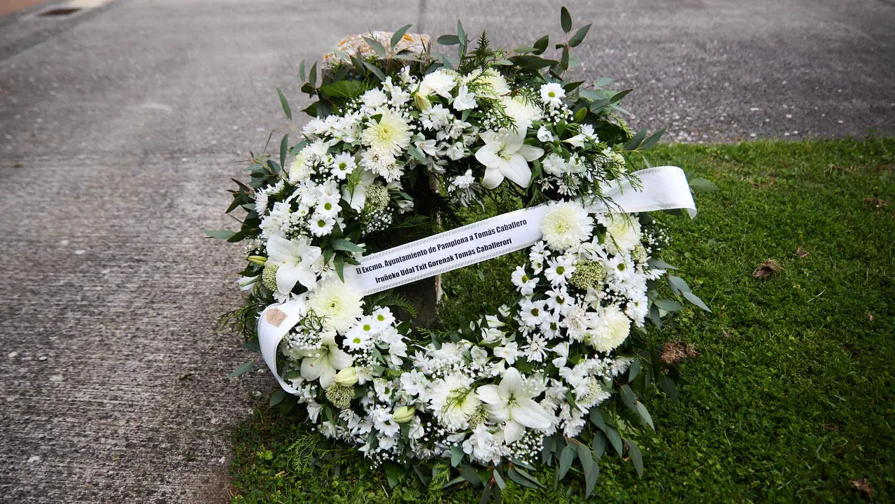 Homenaje del Ayuntamiento de Pamplona al concejal de UPN Tomás Caballero, asesinado el 6 de mayo de 1998 por la banda terrorista ETA. IÑIGO ALZUGARAY