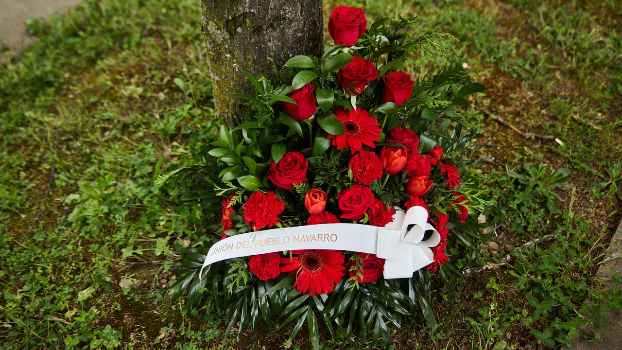 Homenaje del Ayuntamiento de Pamplona al concejal de UPN Tomás Caballero, asesinado el 6 de mayo de 1998 por la banda terrorista ETA. IÑIGO ALZUGARAY