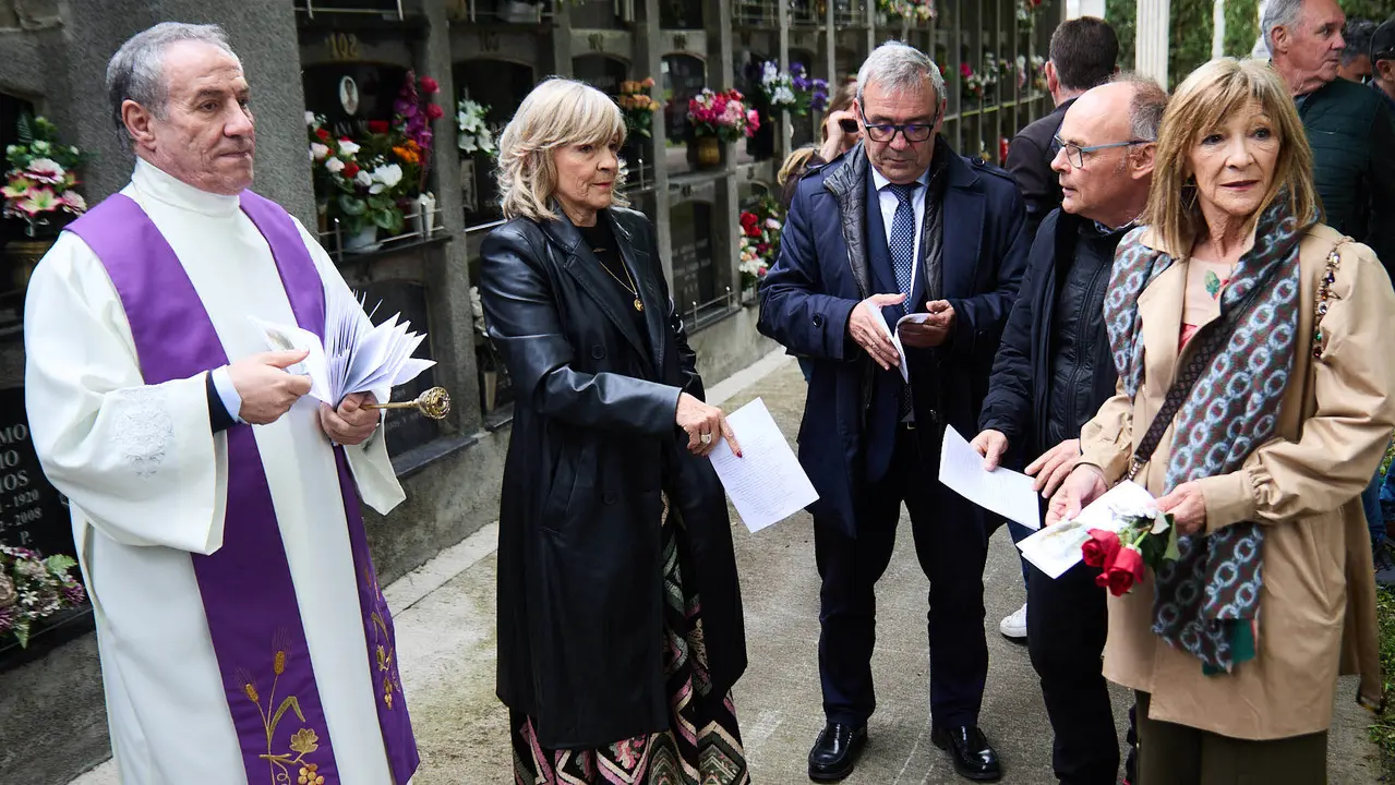 Homenaje del Ayuntamiento de Pamplona al concejal de UPN Tomás Caballero, asesinado el 6 de mayo de 1998 por la banda terrorista ETA. IÑIGO ALZUGARAY