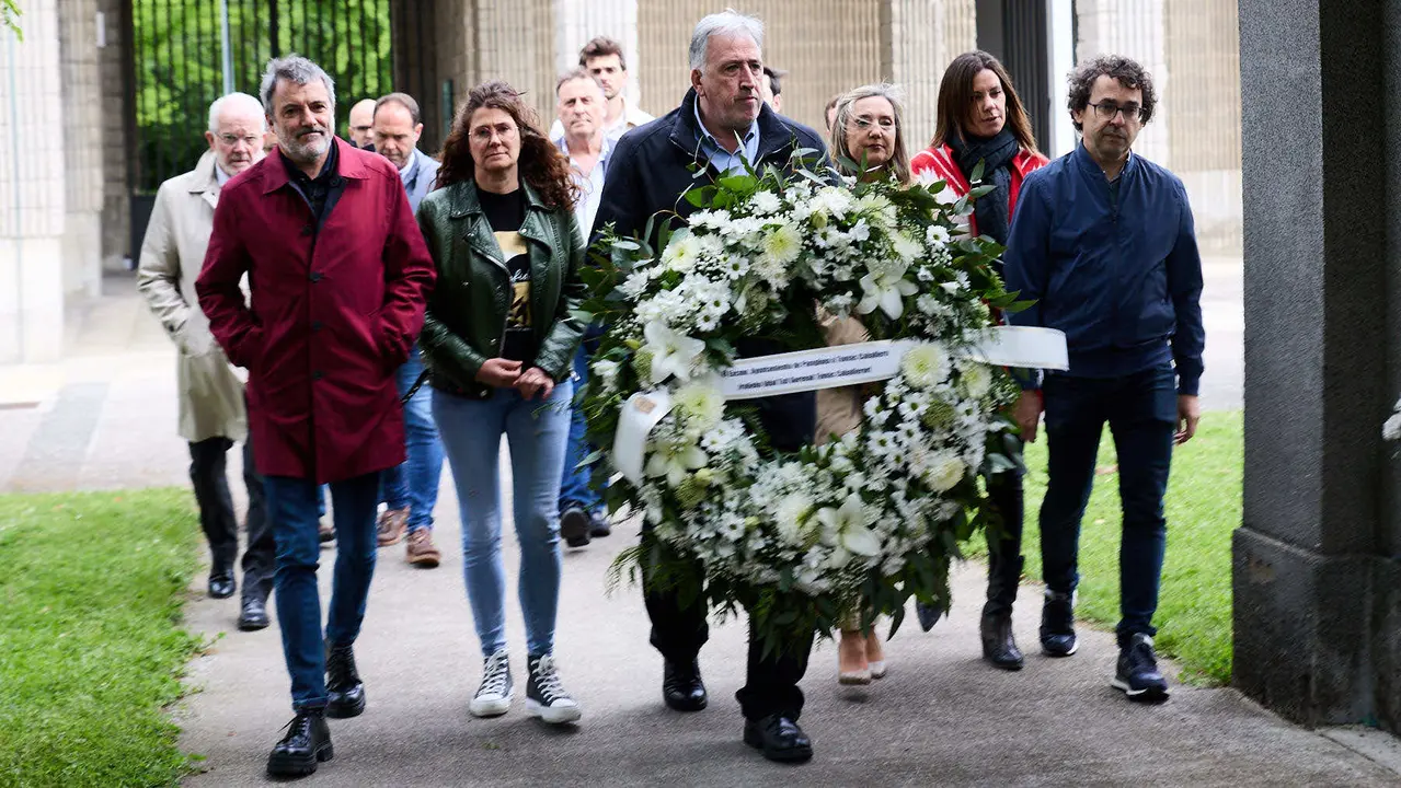 Homenaje del Ayuntamiento de Pamplona al concejal de UPN Tomás Caballero, asesinado el 6 de mayo de 1998 por la banda terrorista ETA. IÑIGO ALZUGARAY