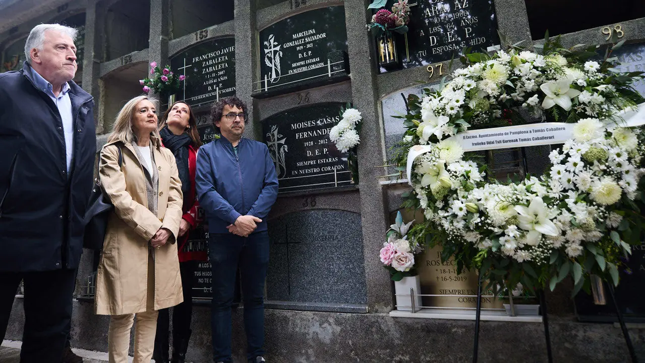 Homenaje del Ayuntamiento de Pamplona al concejal de UPN Tomás Caballero, asesinado el 6 de mayo de 1998 por la banda terrorista ETA. IÑIGO ALZUGARAY