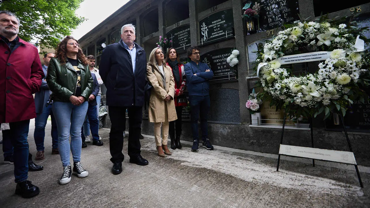 Homenaje del Ayuntamiento de Pamplona al concejal de UPN Tomás Caballero, asesinado el 6 de mayo de 1998 por la banda terrorista ETA. IÑIGO ALZUGARAY