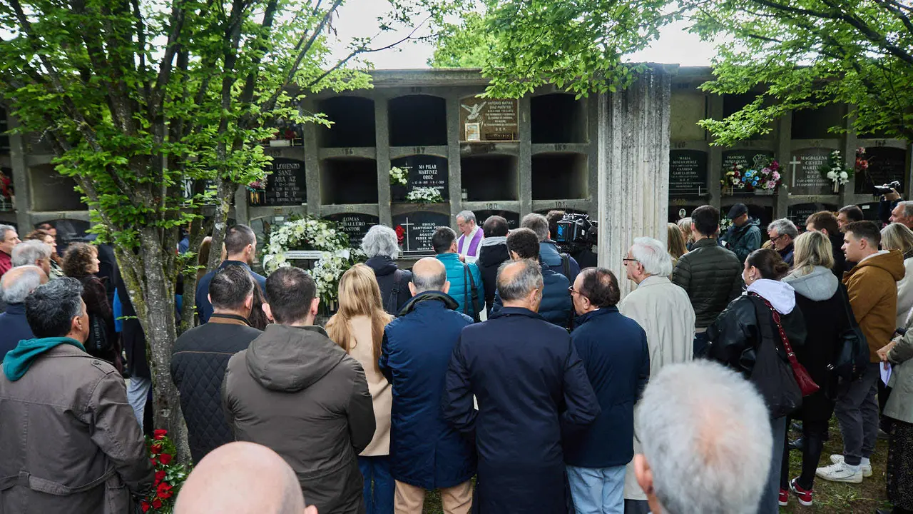 Homenaje del Ayuntamiento de Pamplona al concejal de UPN Tomás Caballero, asesinado el 6 de mayo de 1998 por la banda terrorista ETA. IÑIGO ALZUGARAY