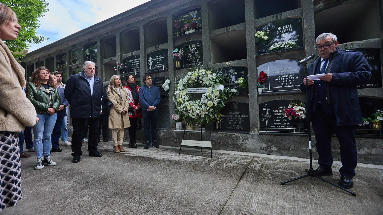 Homenaje del Ayuntamiento de Pamplona al concejal de UPN Tomás Caballero, asesinado el 6 de mayo de 1998 por la banda terrorista ETA. IÑIGO ALZUGARAY