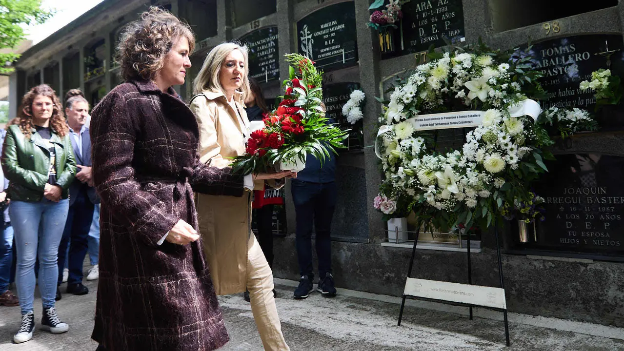 Homenaje del Ayuntamiento de Pamplona al concejal de UPN Tomás Caballero, asesinado el 6 de mayo de 1998 por la banda terrorista ETA. IÑIGO ALZUGARAY