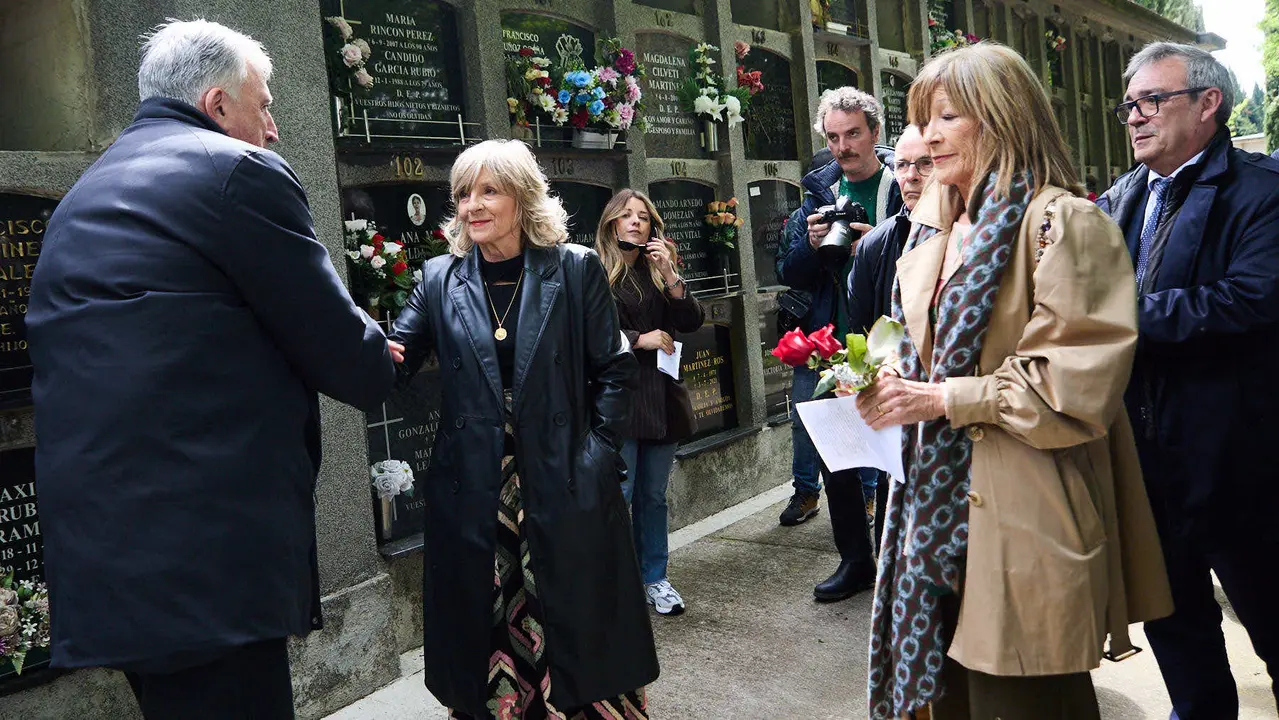 Homenaje del Ayuntamiento de Pamplona al concejal de UPN Tomás Caballero, asesinado el 6 de mayo de 1998 por la banda terrorista ETA. IÑIGO ALZUGARAY