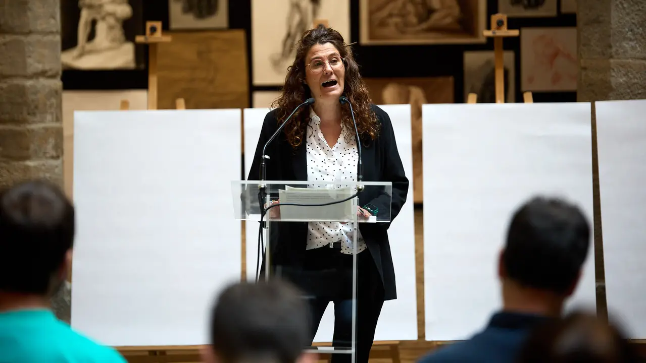 Presentación de las diez obras finalistas del concurso de carteles de San Fermín 2025, cuyo ganador será elegido por votación popular. IÑIGO ALZUGARAY