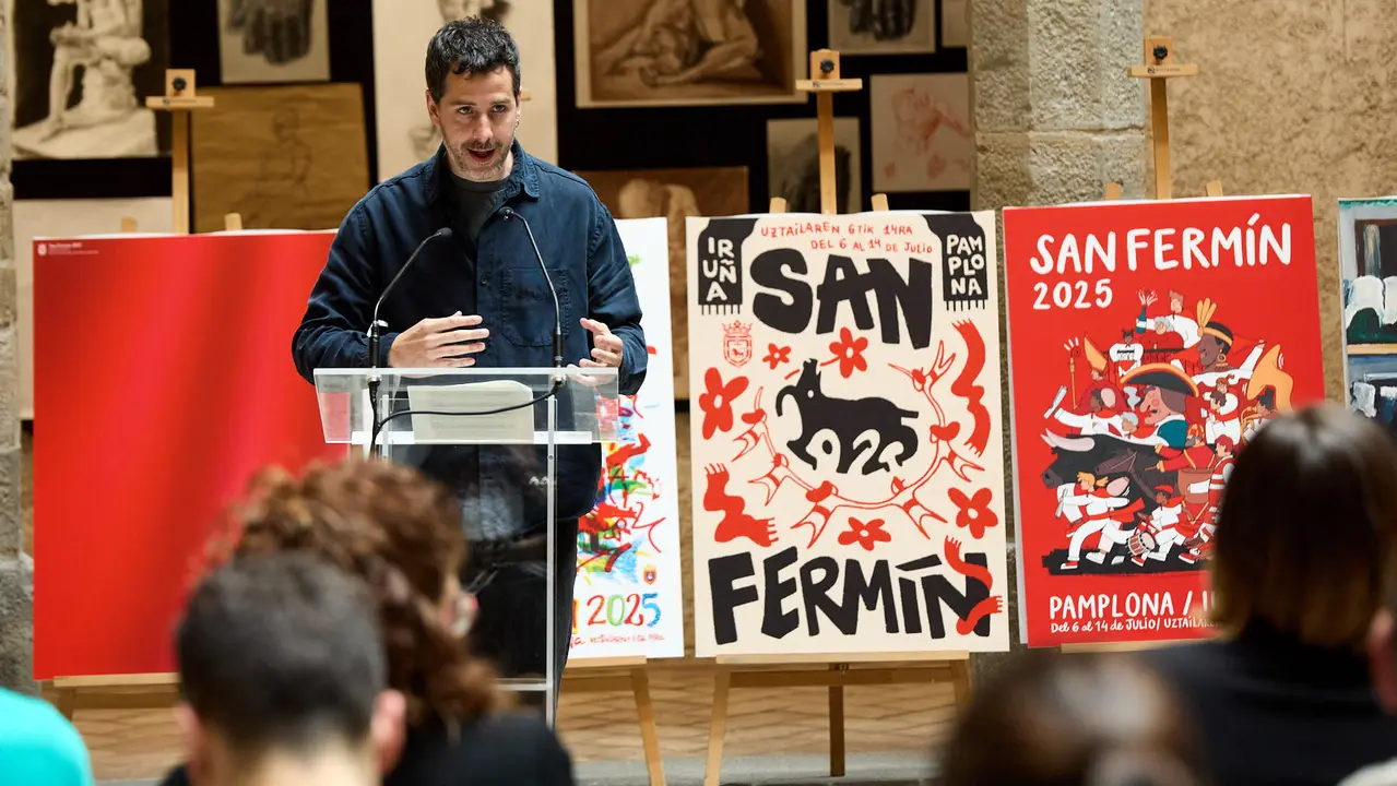Presentación de las diez obras finalistas del concurso de carteles de San Fermín 2025, cuyo ganador será elegido por votación popular. IÑIGO ALZUGARAY