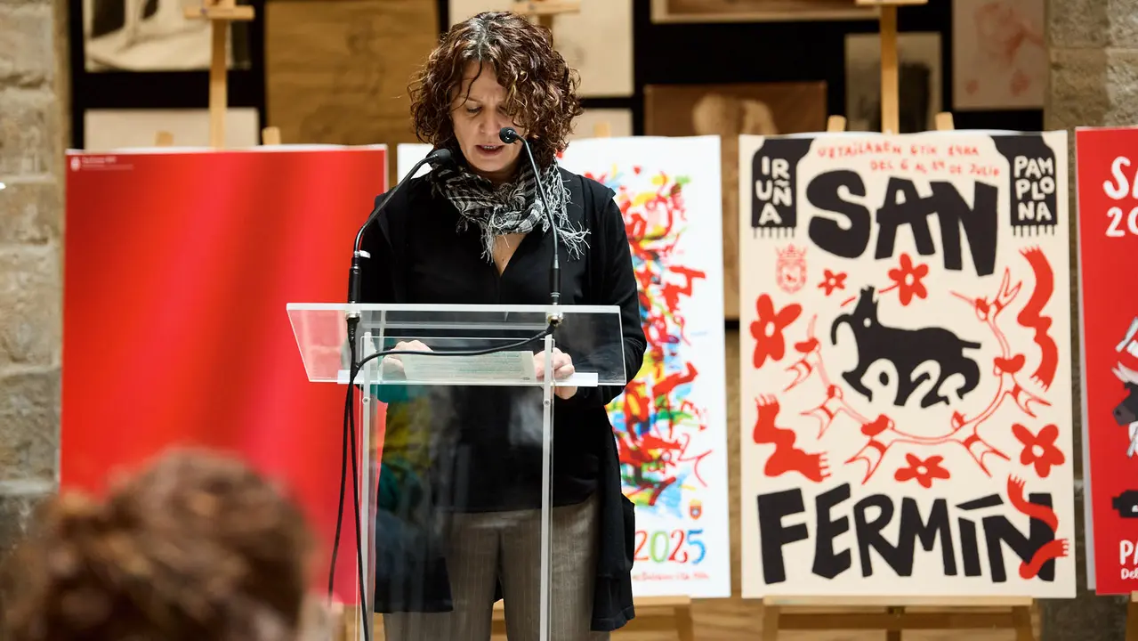 Presentación de las diez obras finalistas del concurso de carteles de San Fermín 2025, cuyo ganador será elegido por votación popular. IÑIGO ALZUGARAY