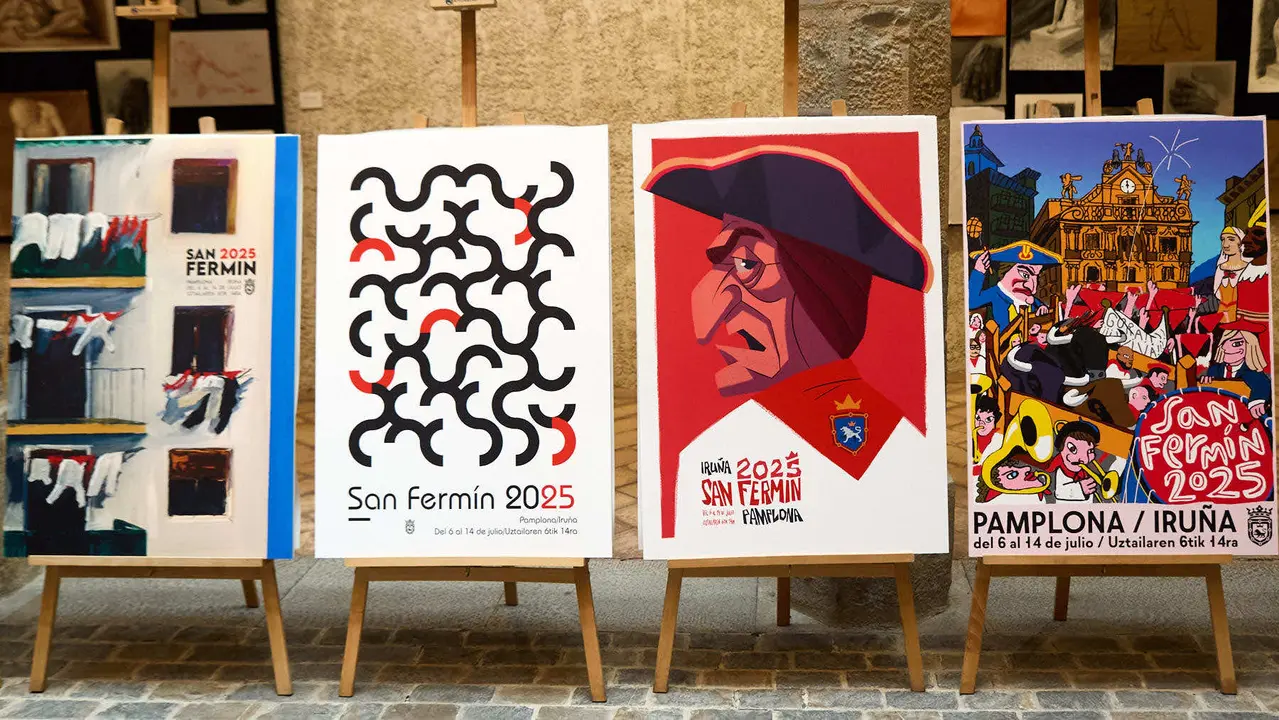 Presentación de las diez obras finalistas del concurso de carteles de San Fermín 2025, cuyo ganador será elegido por votación popular. IÑIGO ALZUGARAY