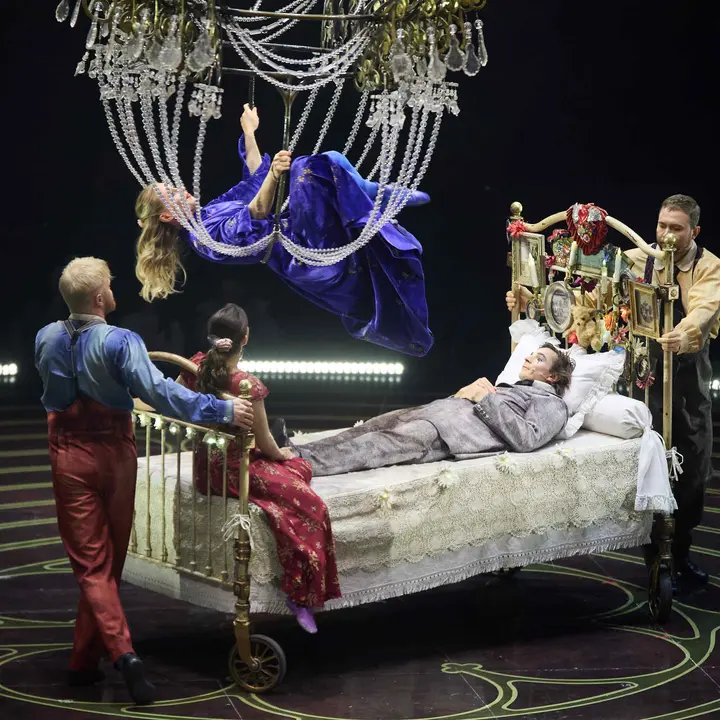 Estreno de Corteo del Cirque du Soleil en el Navarra Arena de Pamplona. El nuevo espectáculo circense de la compañía canadiense, un desfile festivo imaginado por un payaso. IÑIGO ALZUGARAY