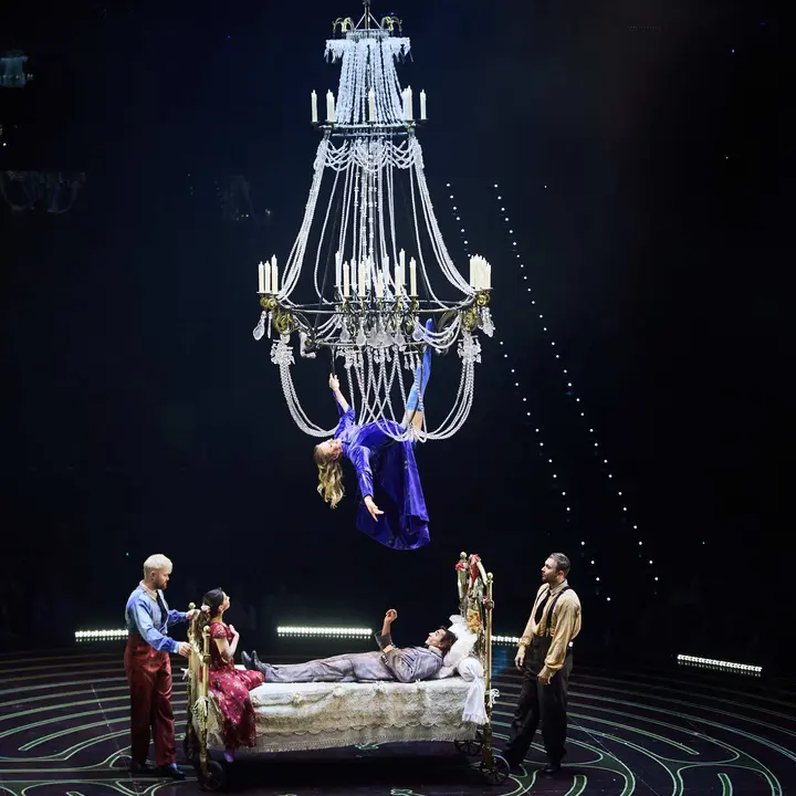 Estreno de Corteo del Cirque du Soleil en el Navarra Arena de Pamplona. El nuevo espectáculo circense de la compañía canadiense, un desfile festivo imaginado por un payaso. IÑIGO ALZUGARAY