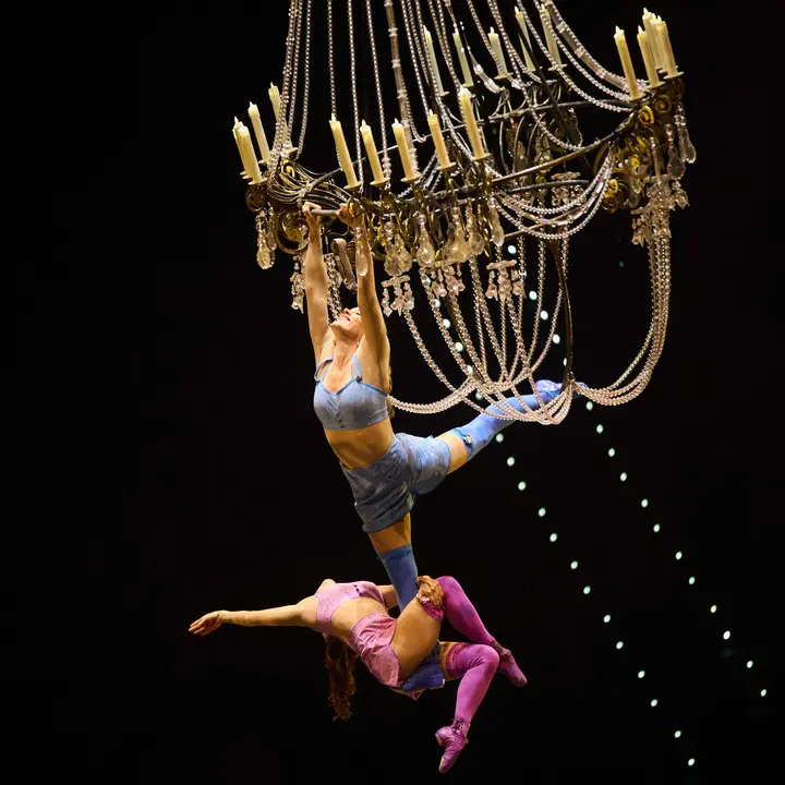 Estreno de Corteo del Cirque du Soleil en el Navarra Arena de Pamplona. El nuevo espectáculo circense de la compañía canadiense, un desfile festivo imaginado por un payaso. IÑIGO ALZUGARAY