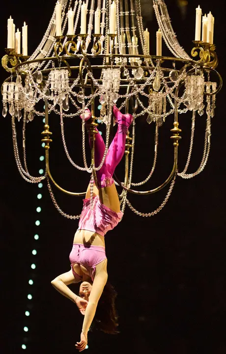 Estreno de Corteo del Cirque du Soleil en el Navarra Arena de Pamplona. El nuevo espectáculo circense de la compañía canadiense, un desfile festivo imaginado por un payaso. IÑIGO ALZUGARAY