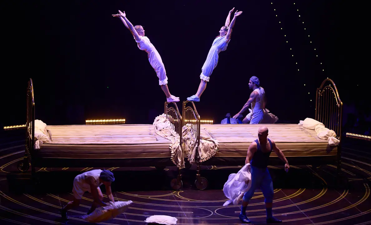 Estreno de Corteo del Cirque du Soleil en el Navarra Arena de Pamplona. El nuevo espectáculo circense de la compañía canadiense, un desfile festivo imaginado por un payaso. IÑIGO ALZUGARAY