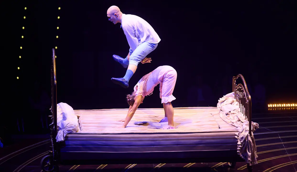 Estreno de Corteo del Cirque du Soleil en el Navarra Arena de Pamplona. El nuevo espectáculo circense de la compañía canadiense, un desfile festivo imaginado por un payaso. IÑIGO ALZUGARAY