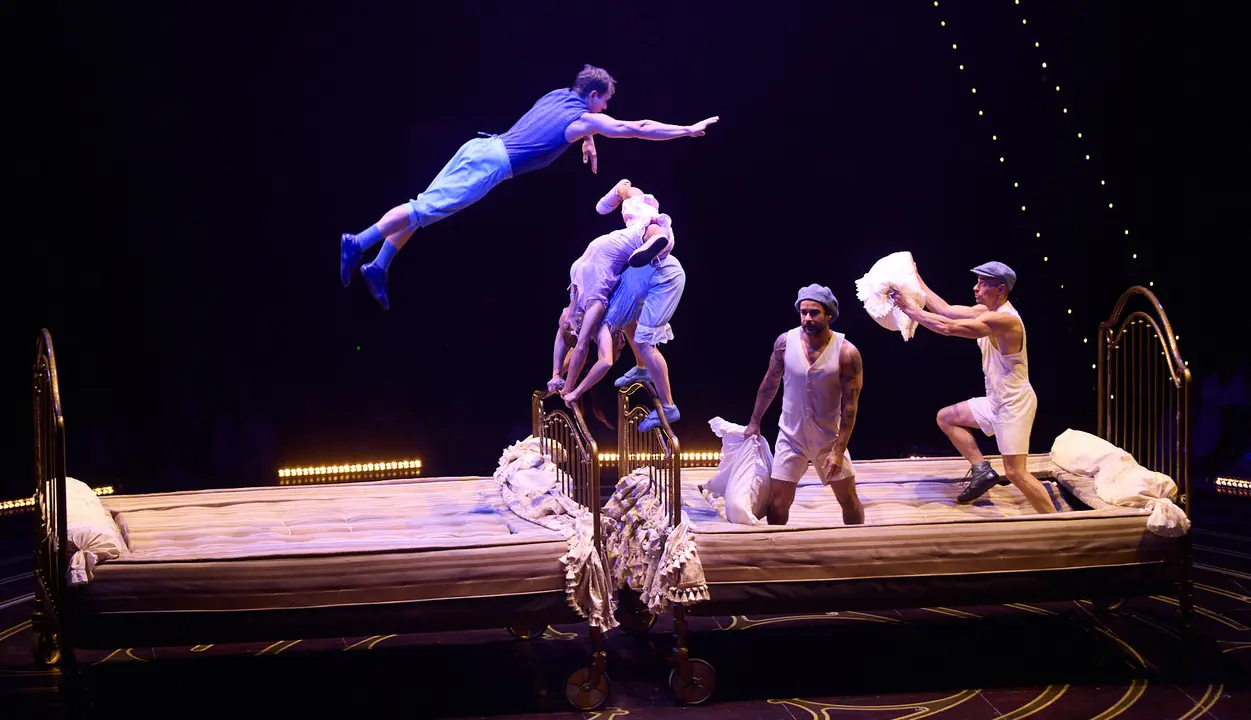 Estreno de Corteo del Cirque du Soleil en el Navarra Arena de Pamplona. El nuevo espectáculo circense de la compañía canadiense, un desfile festivo imaginado por un payaso. IÑIGO ALZUGARAY