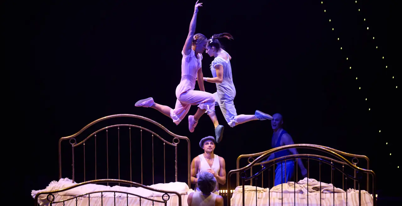 Estreno de Corteo del Cirque du Soleil en el Navarra Arena de Pamplona. El nuevo espectáculo circense de la compañía canadiense, un desfile festivo imaginado por un payaso. IÑIGO ALZUGARAY