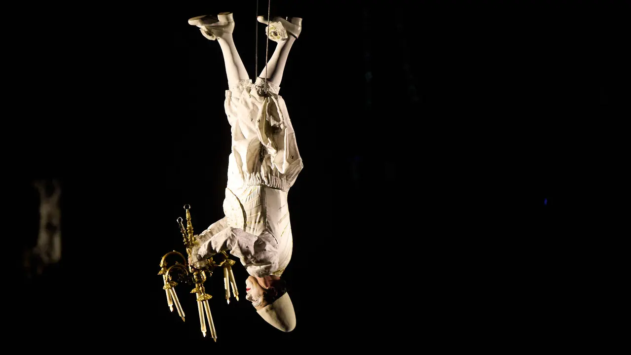 Estreno de Corteo del Cirque du Soleil en el Navarra Arena de Pamplona. El nuevo espectáculo circense de la compañía canadiense, un desfile festivo imaginado por un payaso. IÑIGO ALZUGARAY