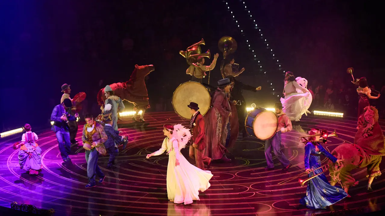 Estreno de Corteo del Cirque du Soleil en el Navarra Arena de Pamplona. El nuevo espectáculo circense de la compañía canadiense, un desfile festivo imaginado por un payaso. IÑIGO ALZUGARAY