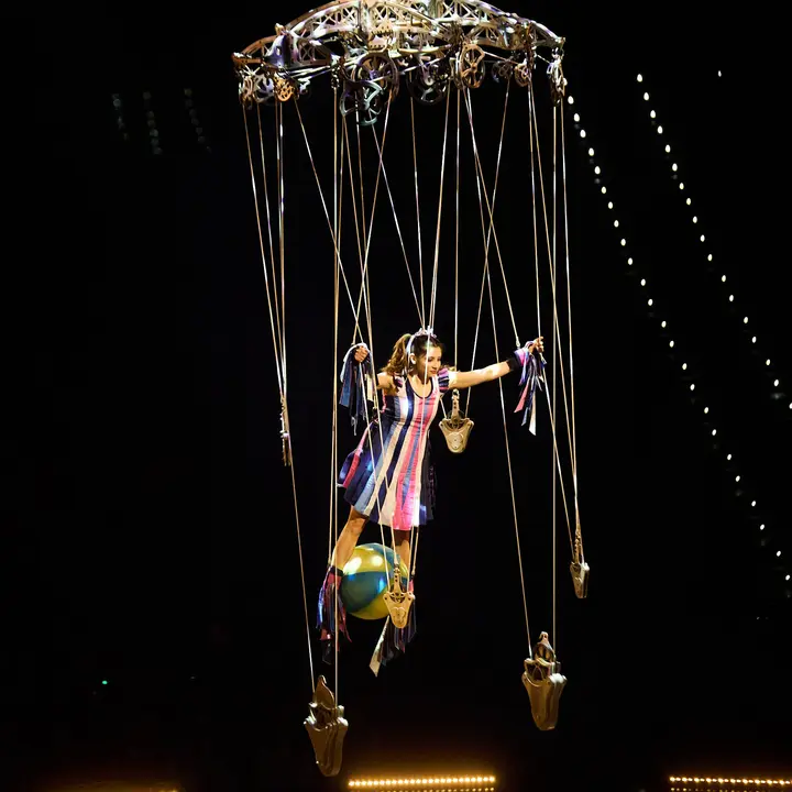Estreno de Corteo del Cirque du Soleil en el Navarra Arena de Pamplona. El nuevo espectáculo circense de la compañía canadiense, un desfile festivo imaginado por un payaso. IÑIGO ALZUGARAY