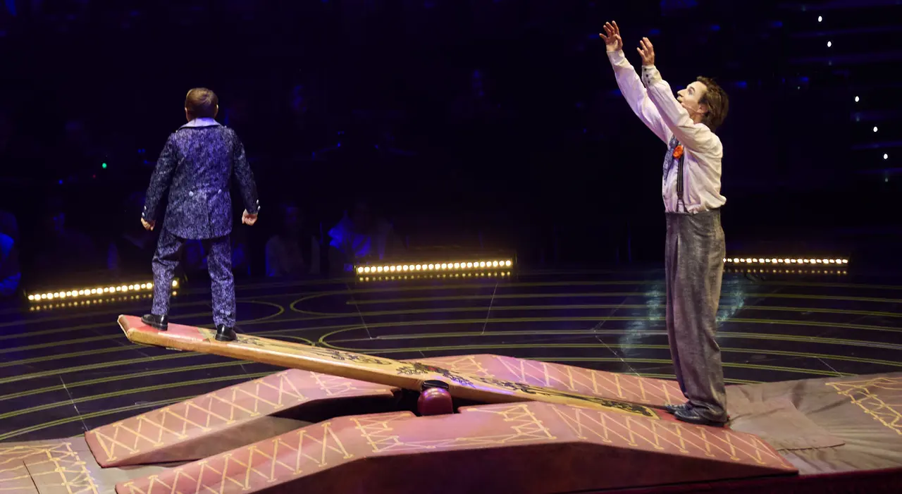 Estreno de Corteo del Cirque du Soleil en el Navarra Arena de Pamplona. El nuevo espectáculo circense de la compañía canadiense, un desfile festivo imaginado por un payaso. IÑIGO ALZUGARAY