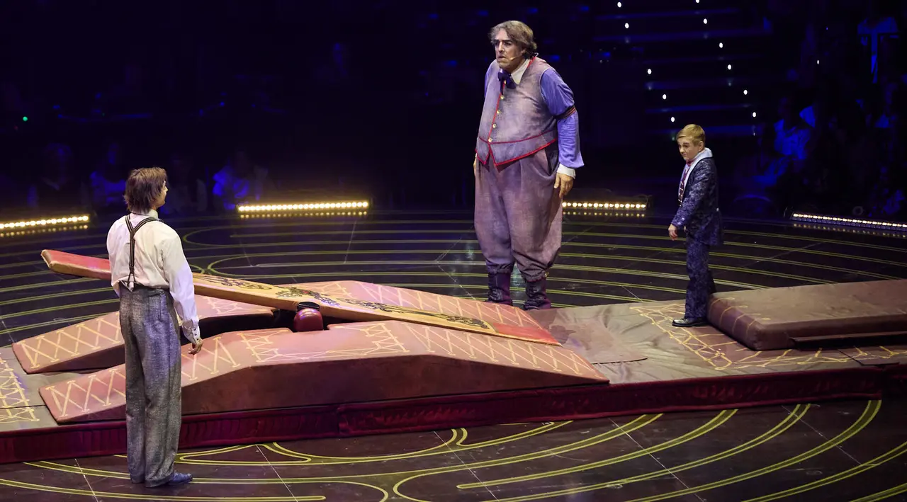 Estreno de Corteo del Cirque du Soleil en el Navarra Arena de Pamplona. El nuevo espectáculo circense de la compañía canadiense, un desfile festivo imaginado por un payaso. IÑIGO ALZUGARAY