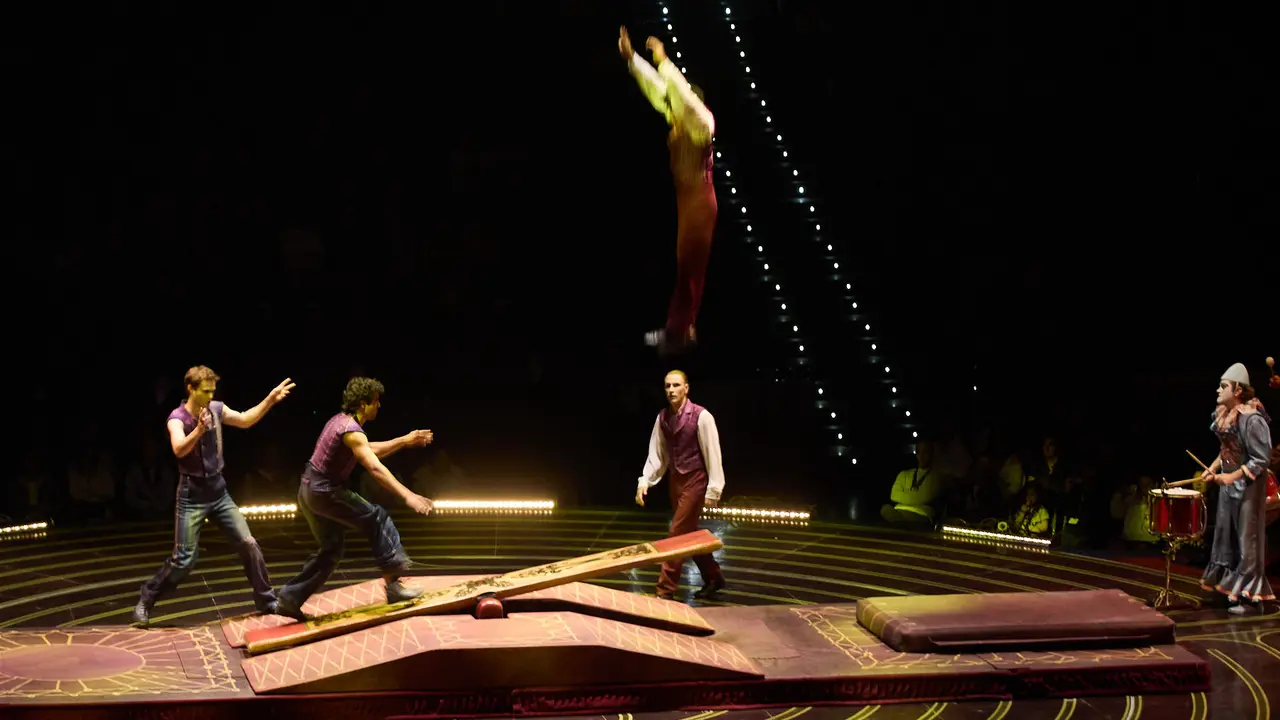Estreno de Corteo del Cirque du Soleil en el Navarra Arena de Pamplona. El nuevo espectáculo circense de la compañía canadiense, un desfile festivo imaginado por un payaso. IÑIGO ALZUGARAY