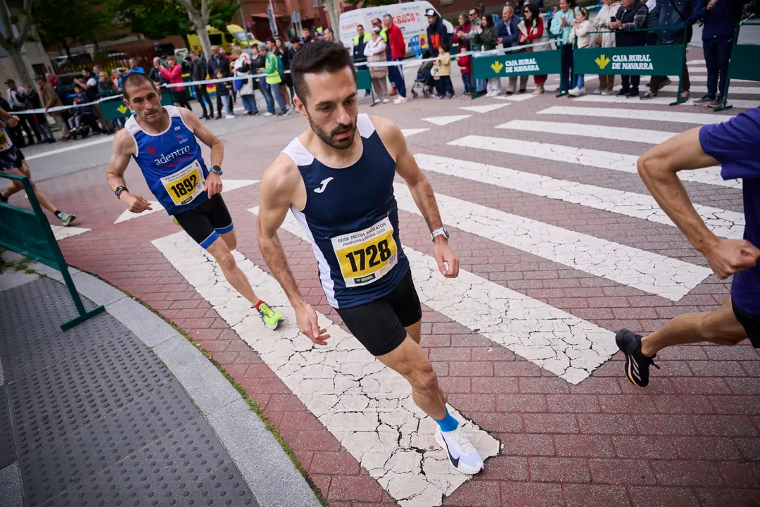 Carrera de 5 kilómetros de la 41 Media Maratón de Pamplona. PABLO LASAOSA