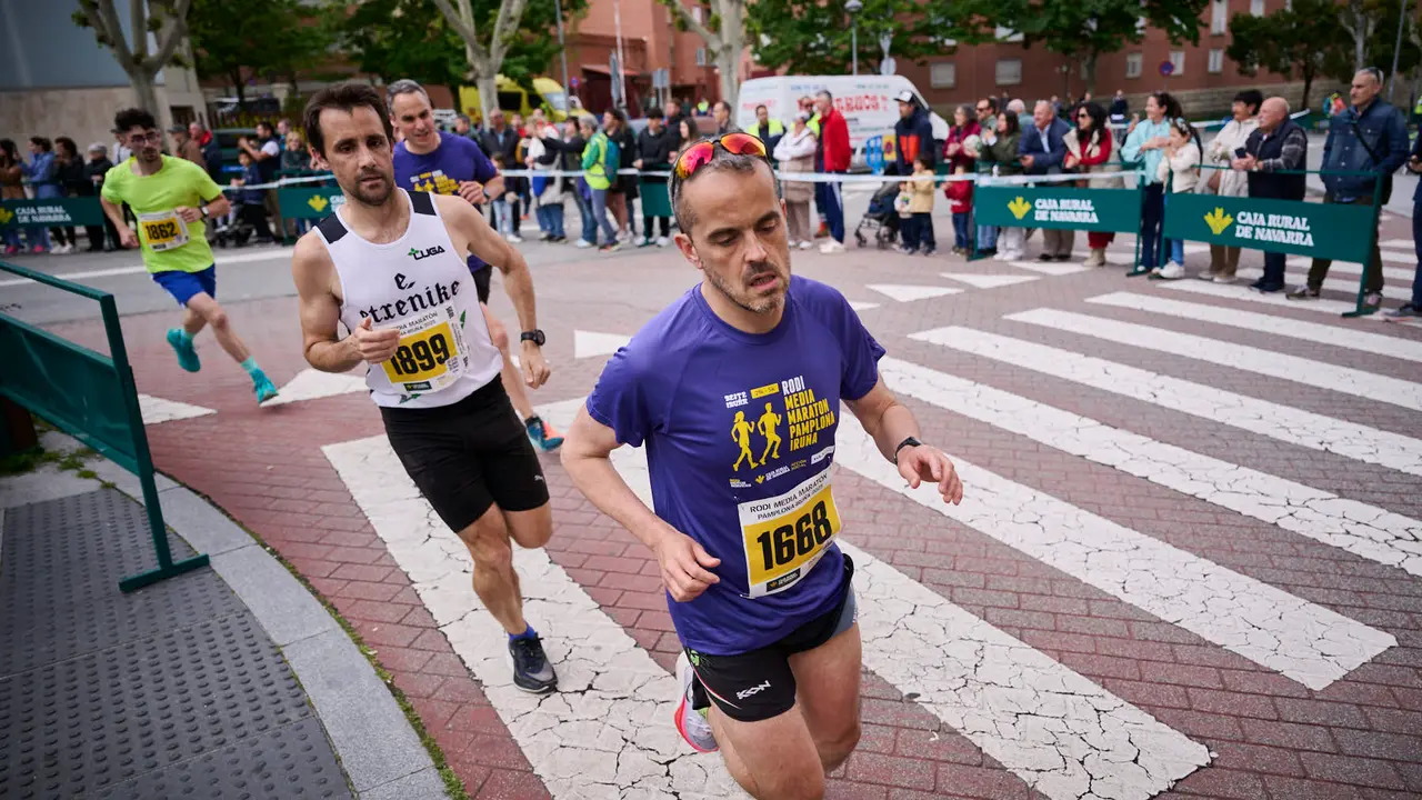 Carrera de 5 kilómetros de la 41 Media Maratón de Pamplona. PABLO LASAOSA