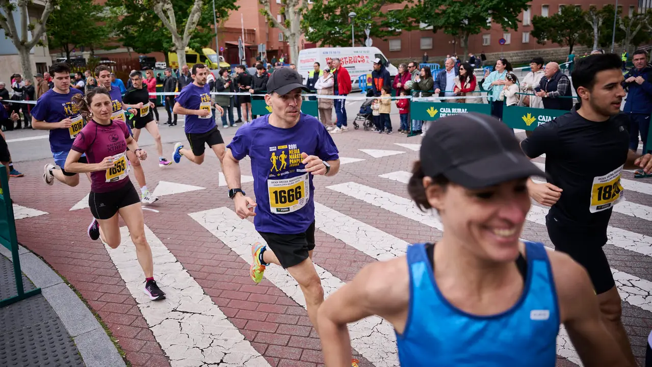 Carrera de 5 kilómetros de la 41 Media Maratón de Pamplona. PABLO LASAOSA